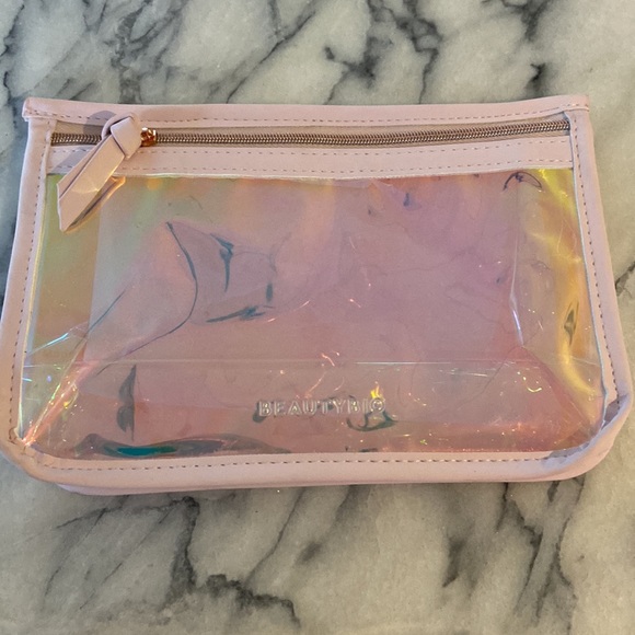 Lot of 4 New Pink/Rose Gold Cosmetic Bags. Great for Travel. - Picture 2 of 9